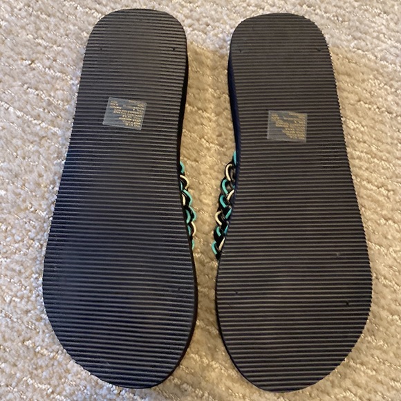Never Worn Women’s Mudd Braided Flip Flops Size 7-8 - Picture 4 of 4